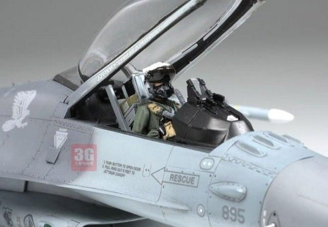 F-16 Falcon Fighter Assembled Aircraft Model - GearMeeUp