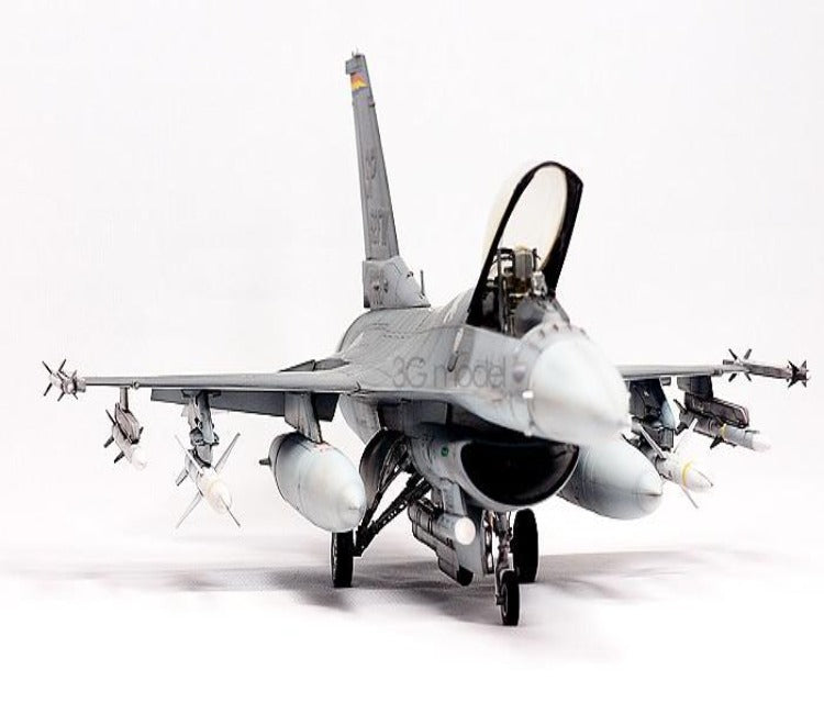 F-16 Falcon Fighter Assembled Aircraft Model - GearMeeUp