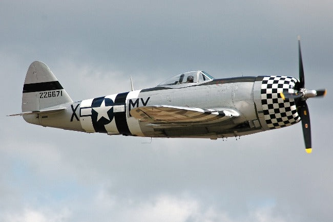 P-47 Thunderbolt Fighter WWII Airplane Model - GearMeeUp