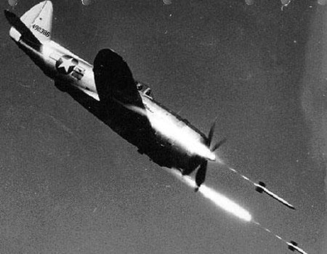 P-47 Thunderbolt Fighter WWII Airplane Model - GearMeeUp
