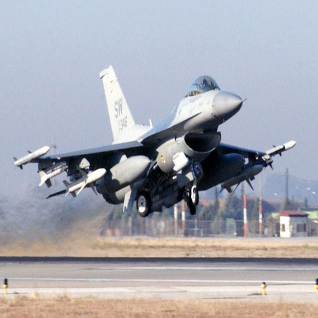 F-16 Falcon Fighter Assembled Aircraft Model - GearMeeUp